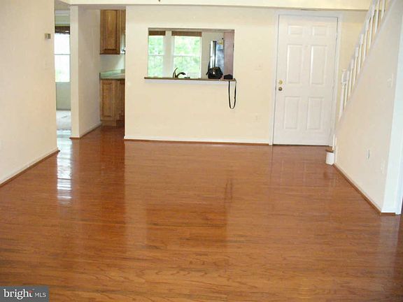 3rd image of 3352 Lakeside View Dr #5-6