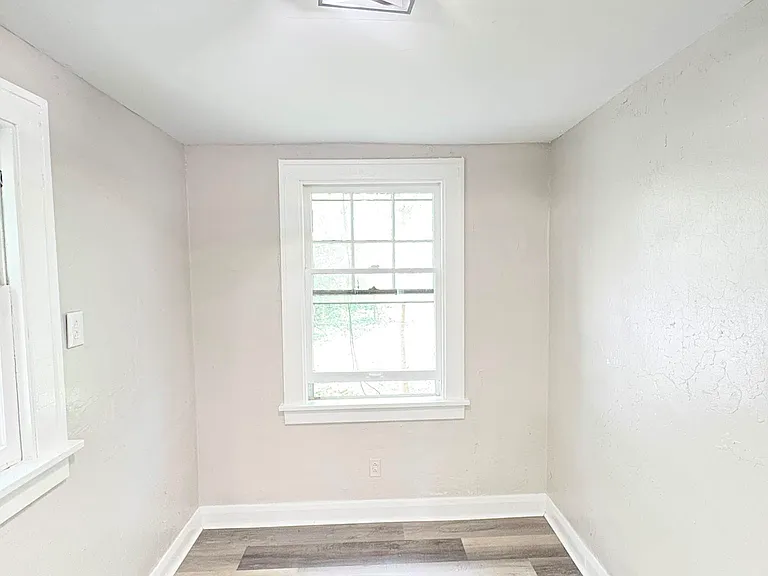 804 Alvison Rd — Photo 15