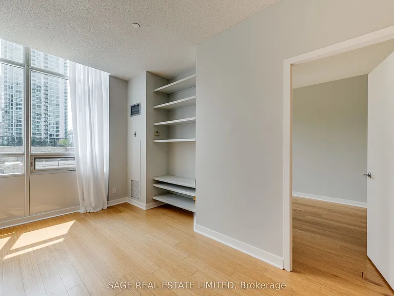 373 Front St W #208 — Photo 12