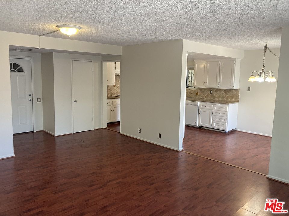 1st image of 887 Victor Ave APT 4