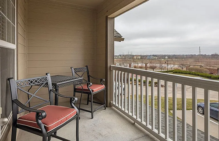 The Manor Homes of Arborwalk Apartments — Photo 4