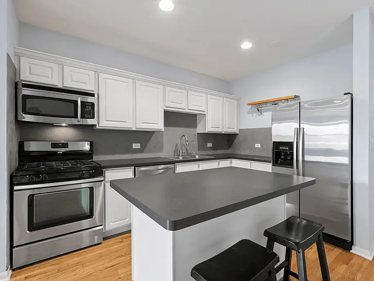 2315 W Harrison St #3 — Photo 6