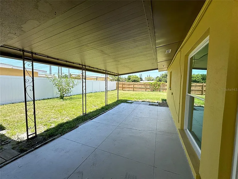 3335 Dudley St — Photo 4