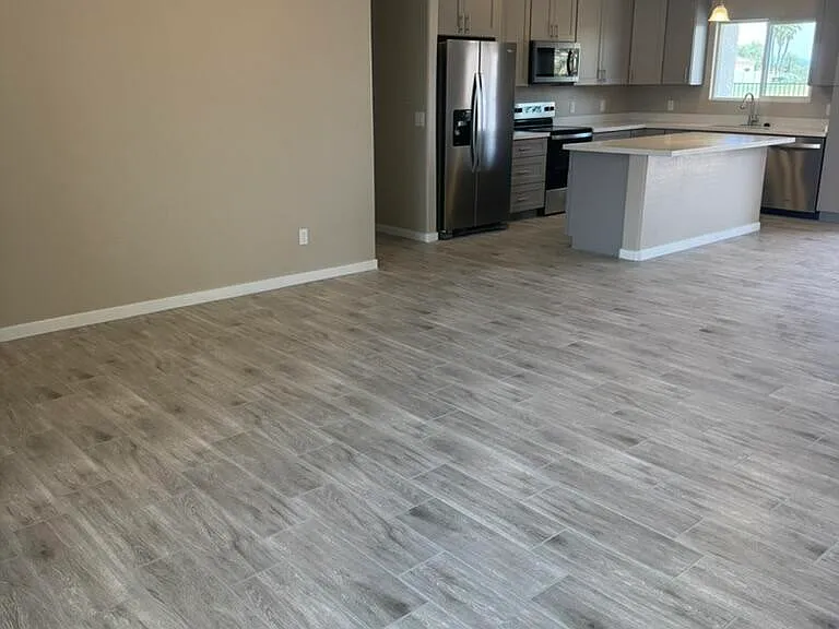15235 S Country Club Dr — Photo 3