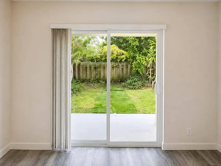 700 Nottingham Cir #E — Photo 1