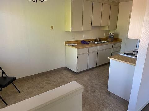 3rd image of 2431 Anna Dr #4