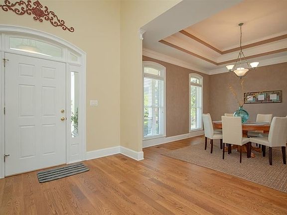 5th image of 1800 Carlington Ct