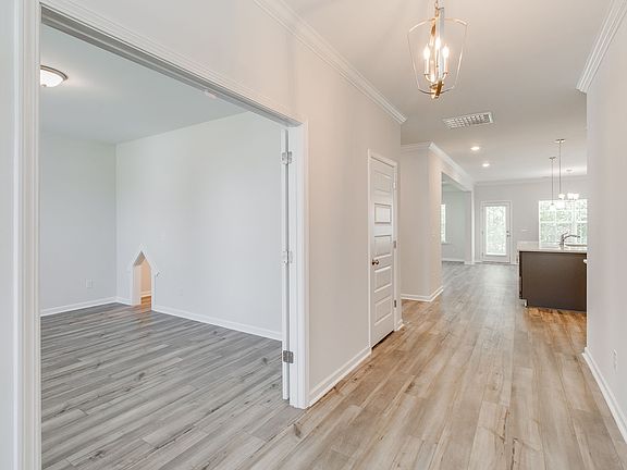 2nd image of 631 Bell Flower Ln