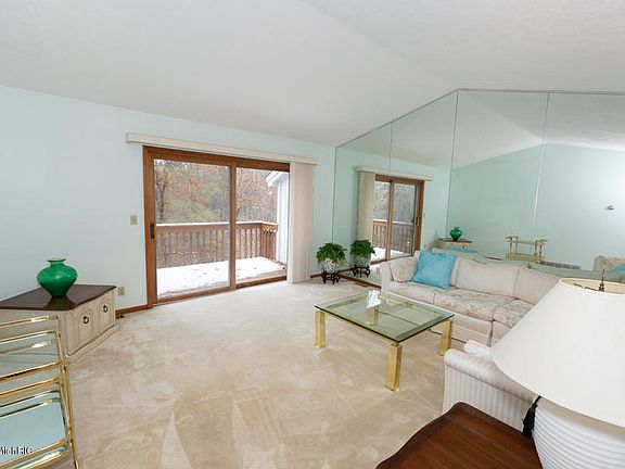 5th image of 71 Skyline Cir NW #128