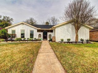 9638 Windswept Ln, Houston, TX 77063