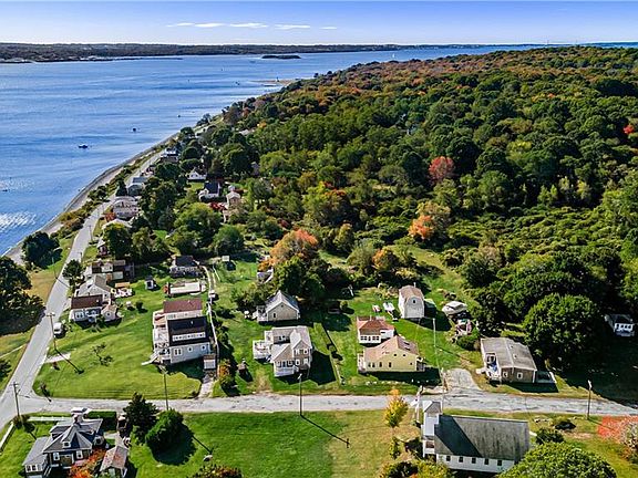 2nd image of 26 Pier Rd