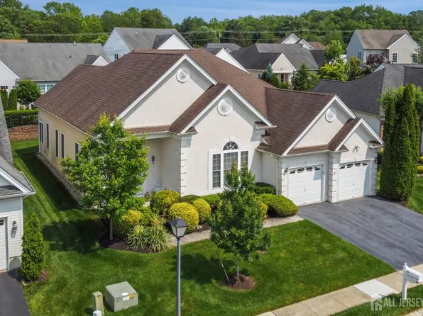 23 Crooked Stick Pl, Monroe Township, NJ 08831