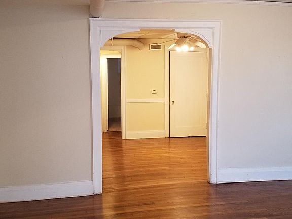 5th image of 103 S 49th Ave
