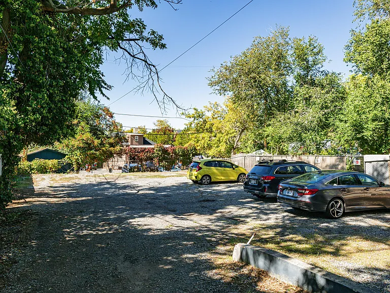368 S University St — Photo 12