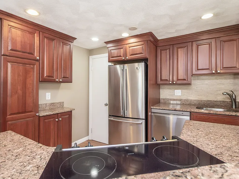 32 Hamilton Rd — Photo 12