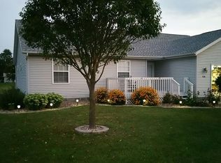 108 E Main St, Stanford, IL 61774