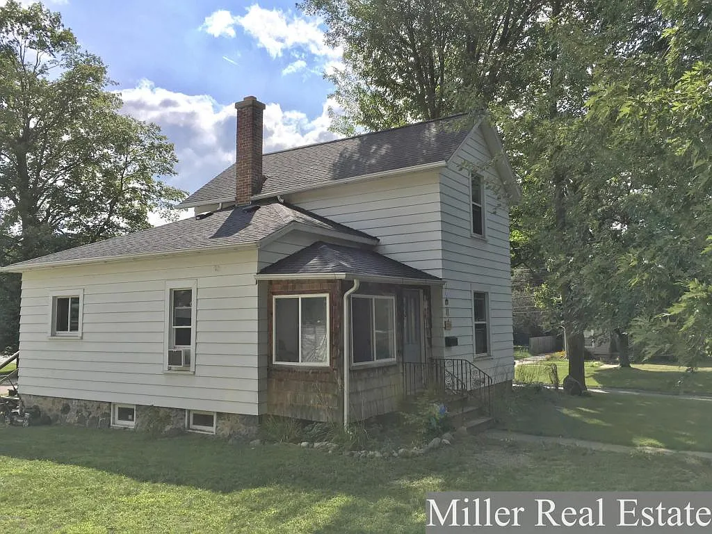 236 W Marshall St photo 1