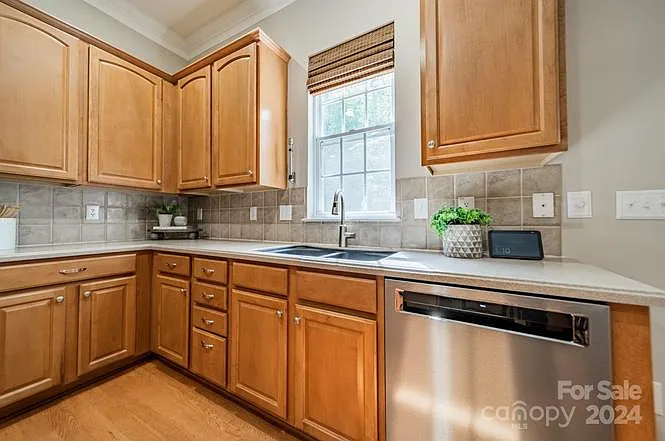 424 Ranelagh Dr — Photo 21