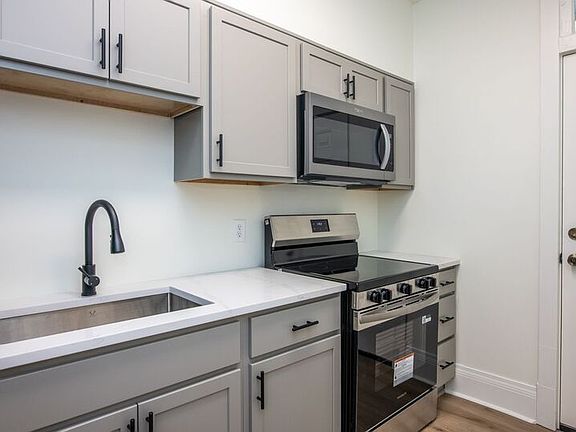 5th image of 1215 15th Ave S APT B