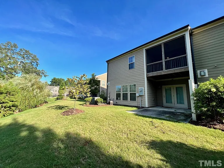 416 Daylin Dr — Photo 38