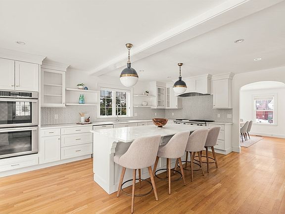 5th image of 80 Greenlawn Ave