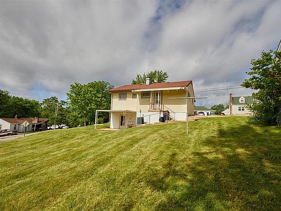 3rd image of 4636 Esther Ave
