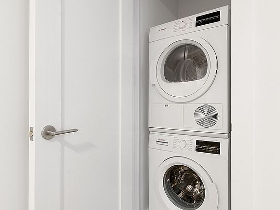 4th image of 301 E 21st St APT 5N