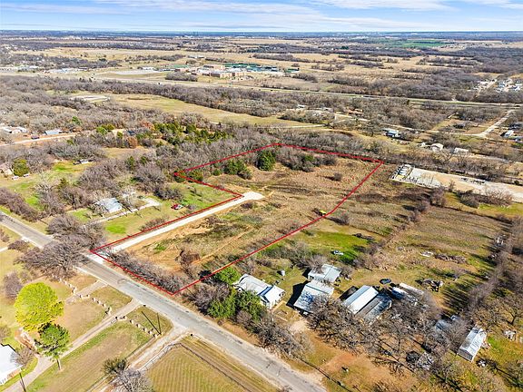 2nd image of 2301 County Road 401