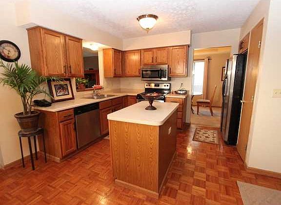 4th image of 7332 Cook Farm Dr