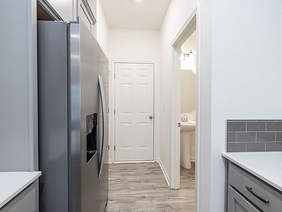 5th image of 119 Luna Ln