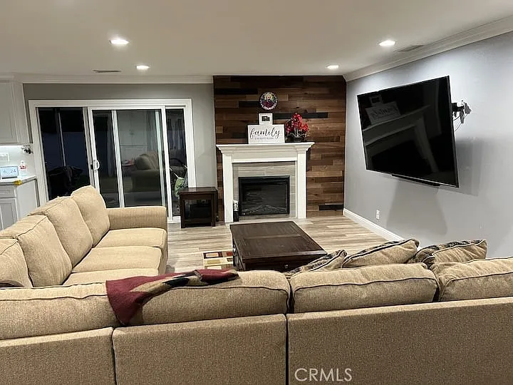 4 bed, 1430 sqft, $6,000 — Photo 3