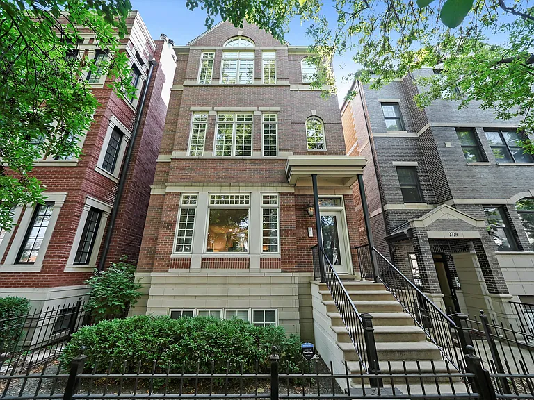 2731 N Wilton Ave #2 — Photo 1