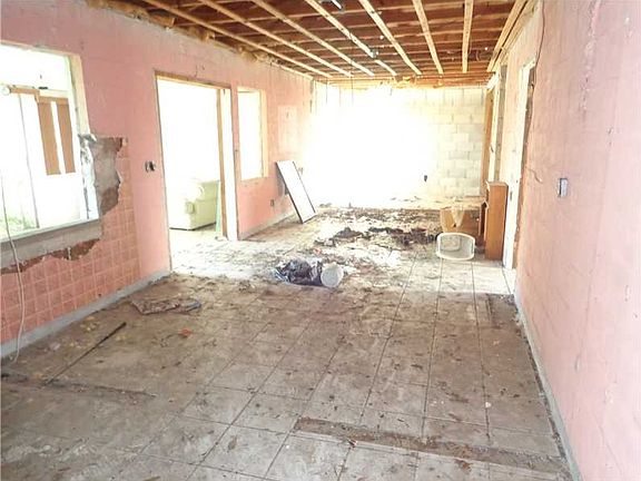 3rd image of 10647 SE 95th Ter