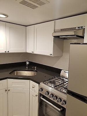 2nd image of 394 15th St #1R