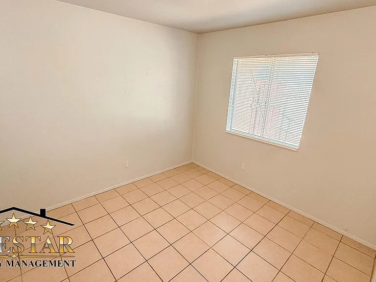 200 Haven Dr — Photo 10