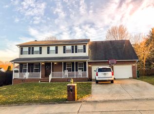543 McClung Rd, Hurricane, WV 25526