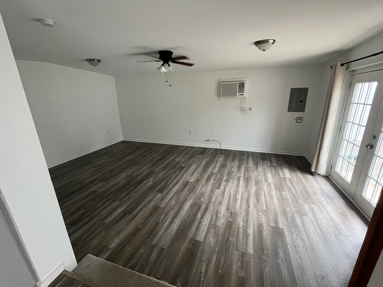 2 bed, 1000 sqft, $1,700 — Photo 3