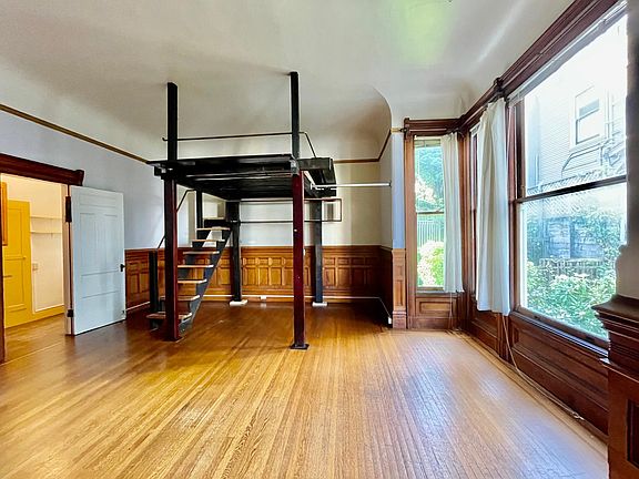 5th image of 2647 Buchanan St APT 2