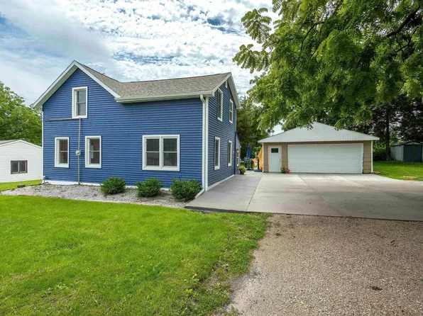 227 W Meuse St, Blue Grass, IA 52726