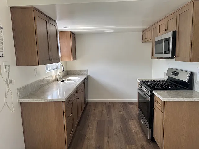 1631 N Allen Ave — Photo 9
