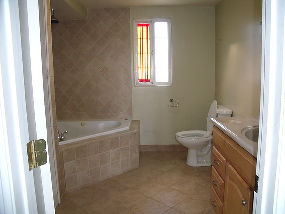 4th image of 1127 E 30th St