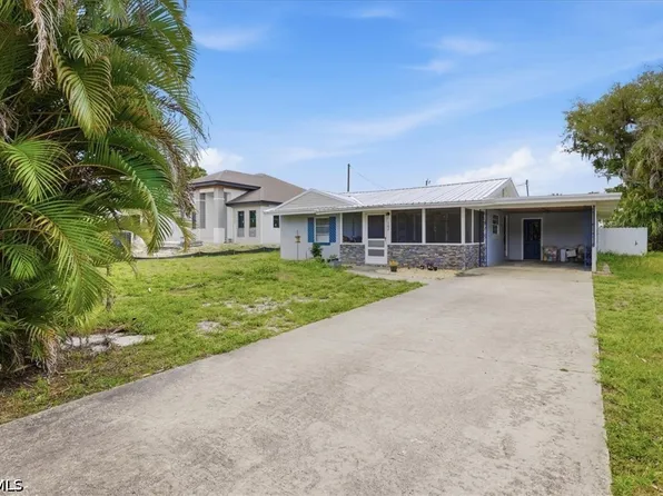 102 Crescent Lake Dr, North Fort Myers, FL 33917