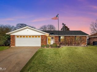 5339 Foxglove Dr, Bossier City, LA 71112