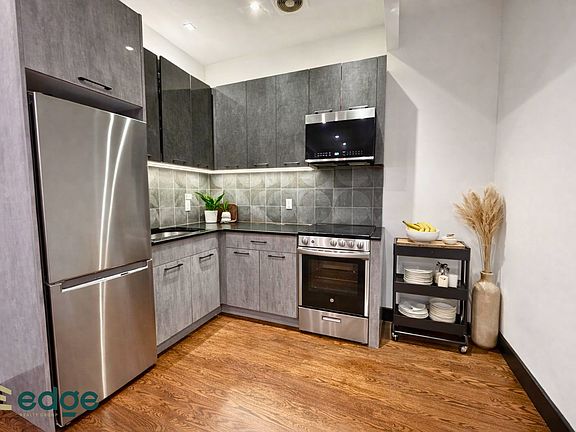 3rd image of 340 Irving Ave #1I
