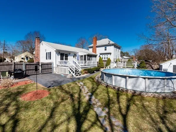 32 Hampden Ave, Brockton, MA 02301