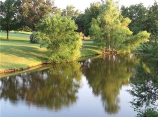 6543 Claret St, Parkville, MO 64152