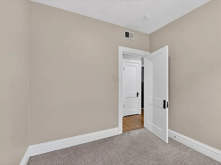 3637 Bowen — Photo 21