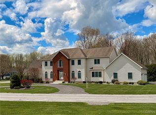 22 Oakwood Dr, New hartford, NY 13413