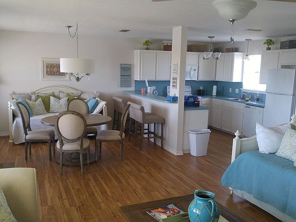 Open floor plan!