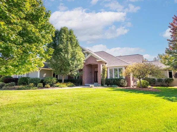 W289N3648 Huntsman COURT, Pewaukee, WI 53072